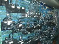 大昌五金交電連鎖-廣東番禺市橋捷進中路來福園16號-五金工具、電工器材、照明燈具、裝飾五金、水曖器材、包裝材料、油化工、消防勞保-產品展廳